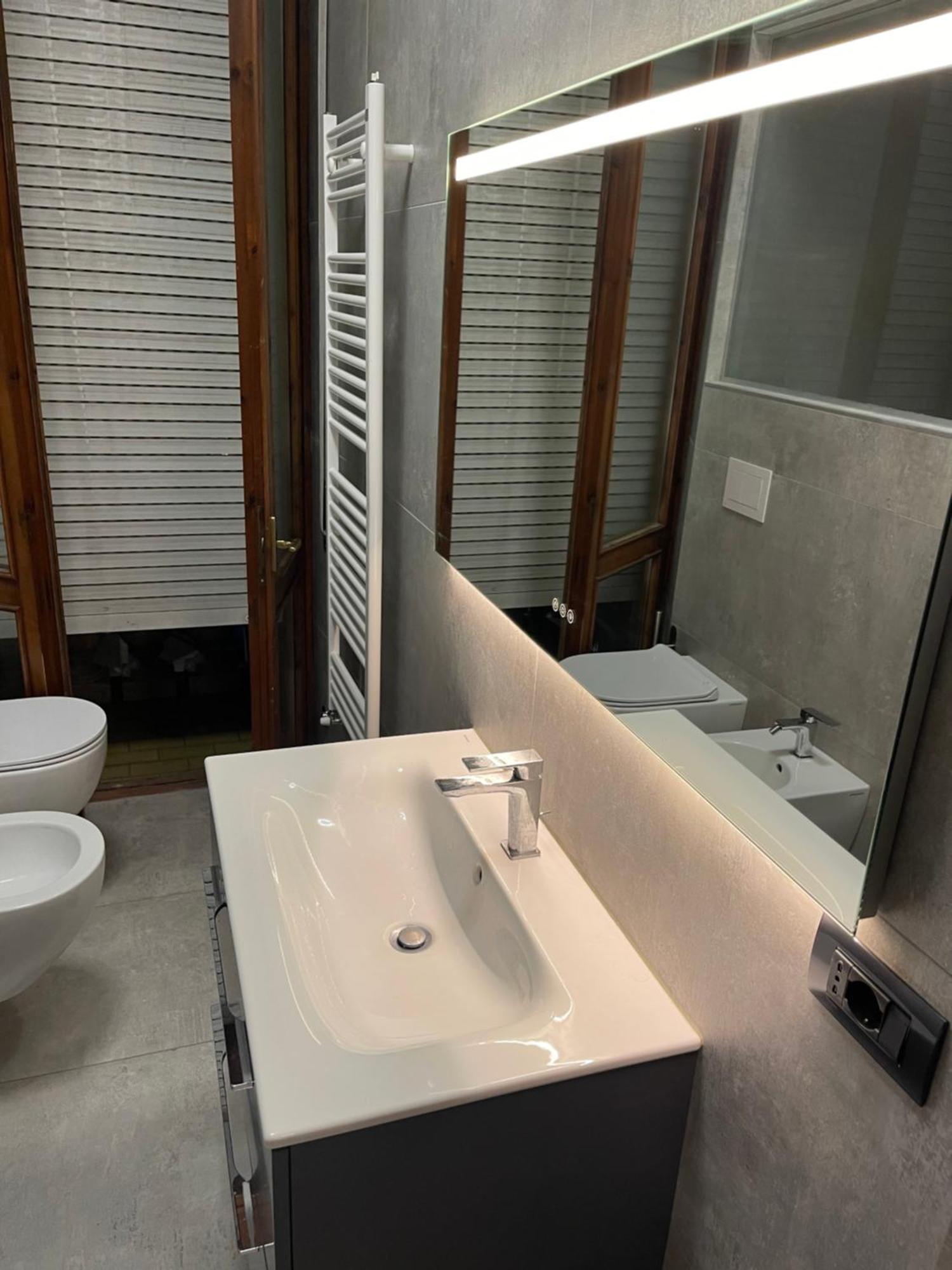 Apartamento Bilocale Zona Navigli Milán Exterior foto