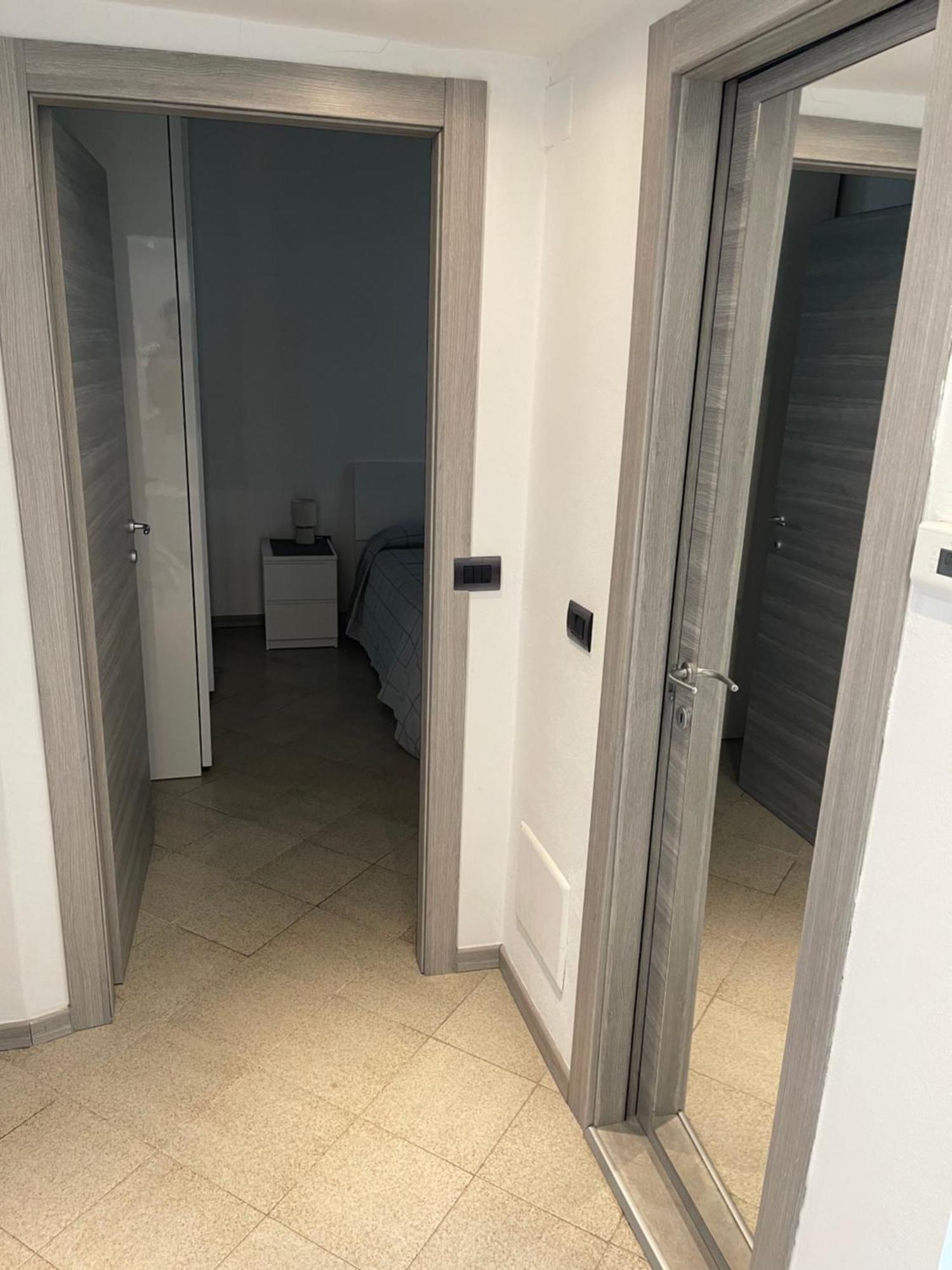 Apartamento Bilocale Zona Navigli Milán Exterior foto