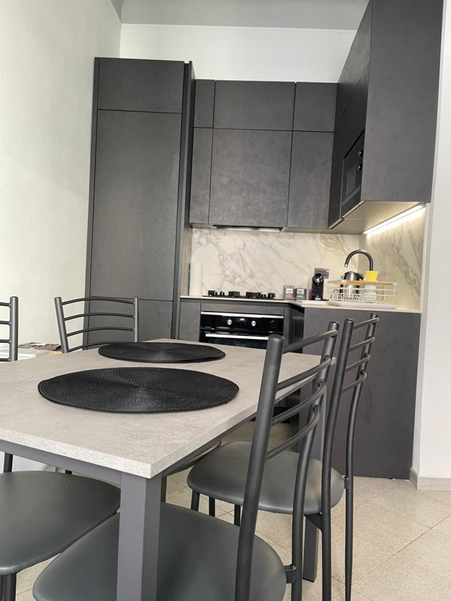 Apartamento Bilocale Zona Navigli Milán Exterior foto